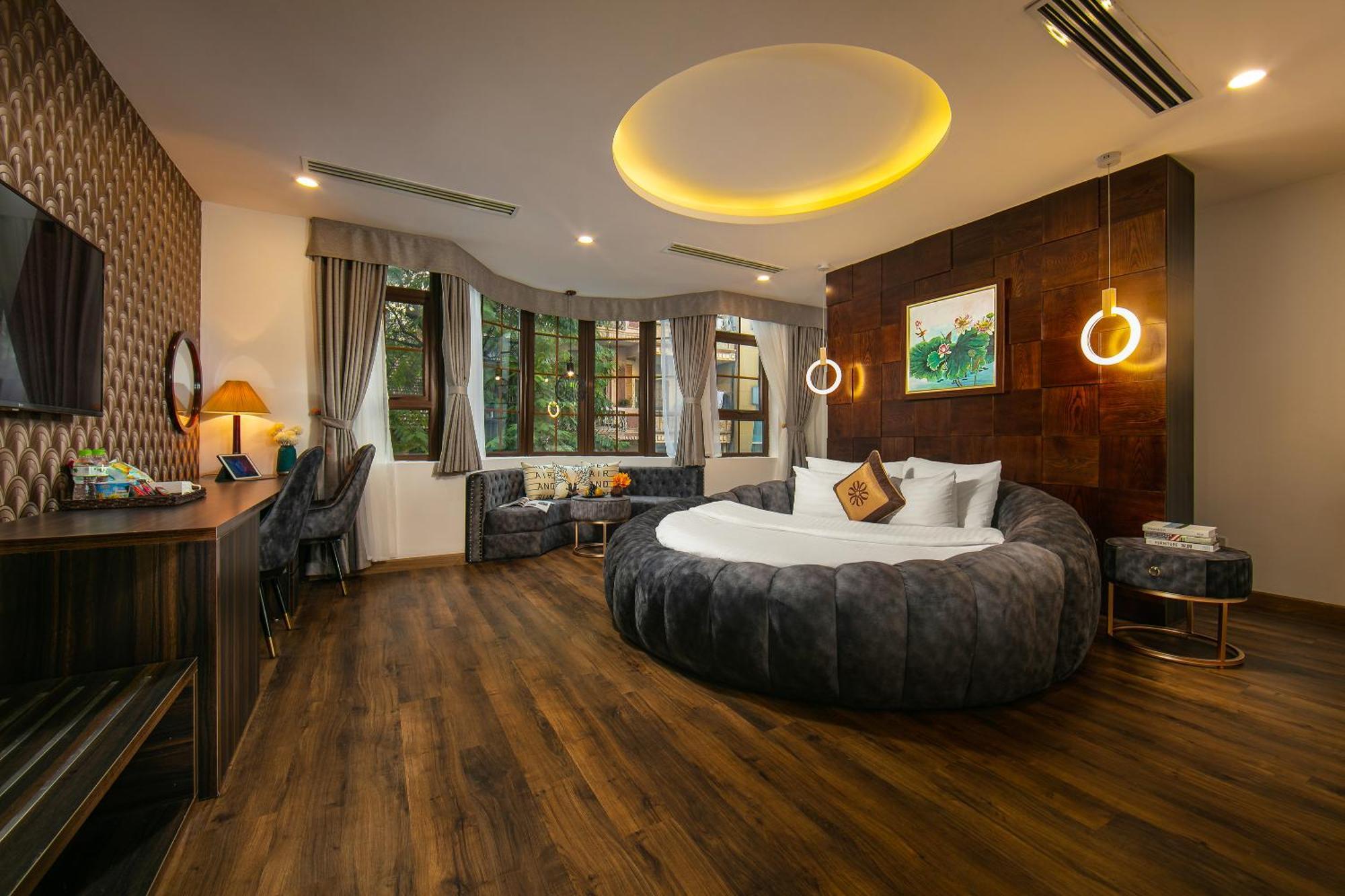 Junior Suite,1368436466:JPEG